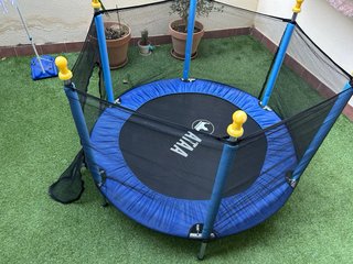 Cama elástica infantil con red de seguridad