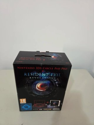 Nintendo 3DS Circle Pad Pro + Resident Evil (caja)