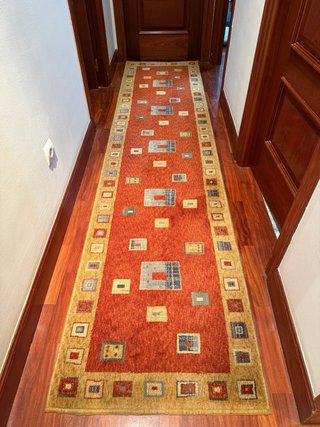 Tappeto da corridoio con design geometrico