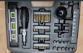 Maletin con 116  herramientas black & Decker