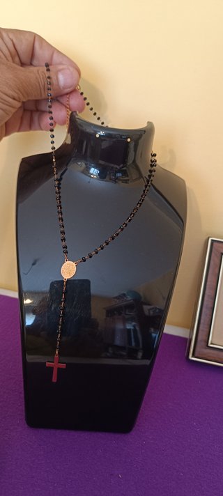 Collana rosario con punta nero e colore oro