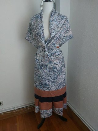 Traje de casera estampado