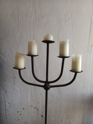 Candelabro de hierro forjado