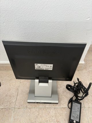 Dos monitores Acer y Samsung 8€ por los dos
