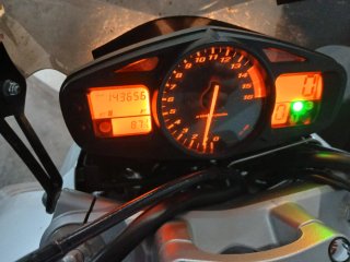 Suzuki GSR Naked Moto