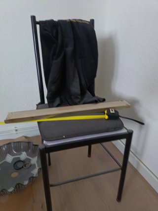 Mesa cocina + 2 sillas + banqueta