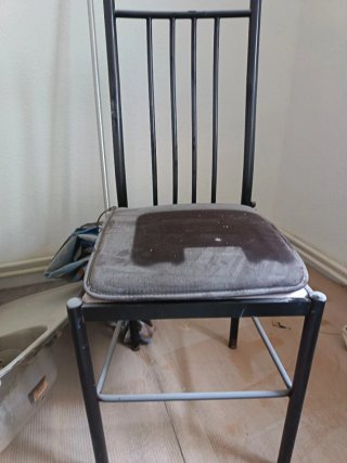 Mesa cocina + 2 sillas + banqueta