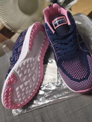 Zapatillas deportivas azul y rosa