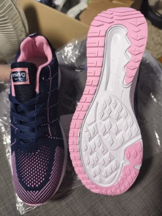 Zapatillas deportivas azul y rosa