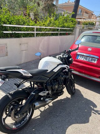 Triumph Street Triple 765 R