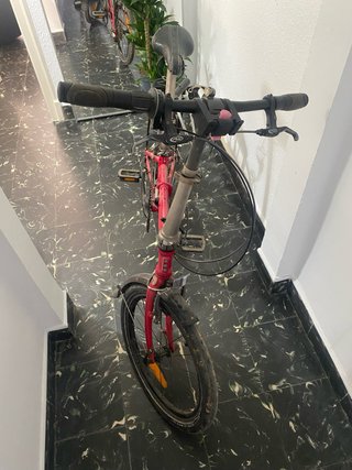 Bicicleta plegable DAHON roja con cesta incluida
