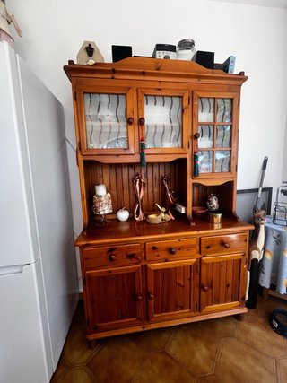 Mueble Castellano Madera y Cristal