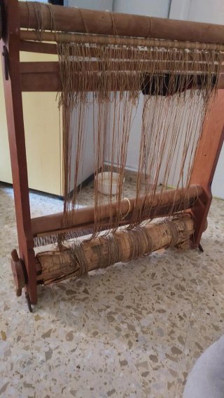 Telar de madera antiguo