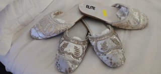 Ciabatte Elite bianche e oro... 1 paio 10 euro...