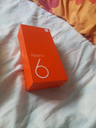 Xiaomi Redmi 6 Negro Caja Accesorios