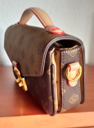 Bolso bandolera marrón y dorado