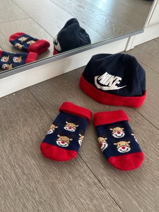 Set cappello e calzini neonato Nike