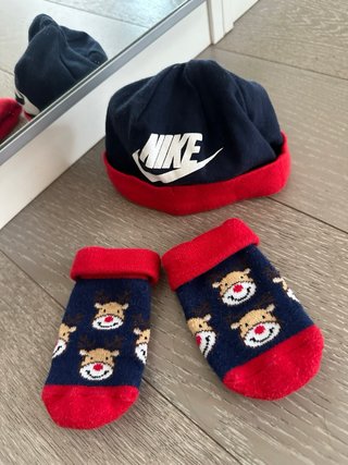 Set cappello e calzini neonato Nike