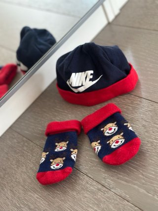 Set cappello e calzini neonato Nike