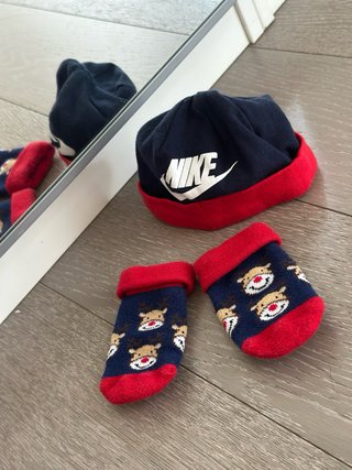 Set cappello e calzini neonato Nike