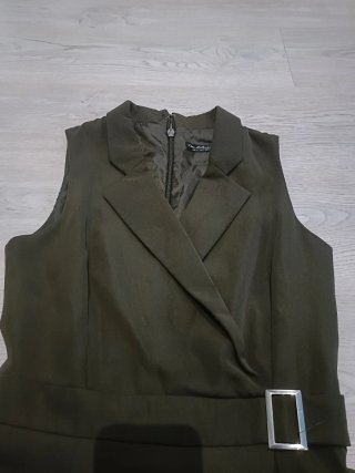 Mono verde militar de vestir