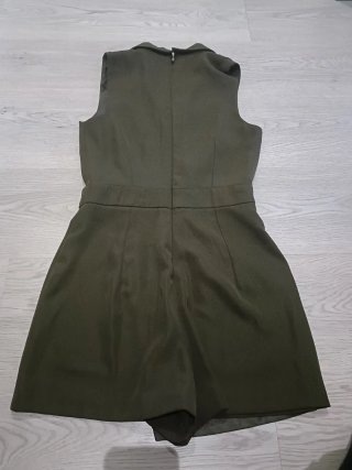 Mono verde militar de vestir