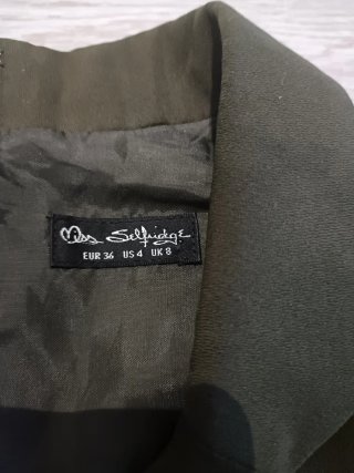 Mono verde militar de vestir