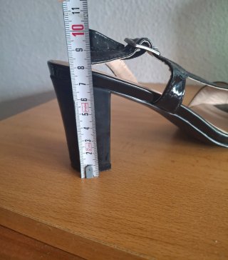 Sandalias negras para todo uso