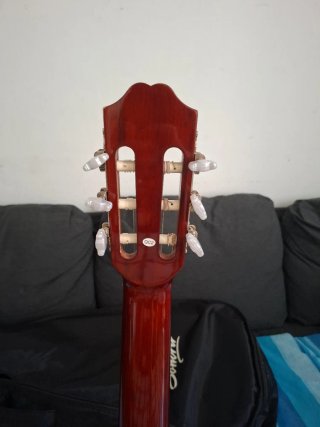 Guitarra clásica Sonora + funda + toner