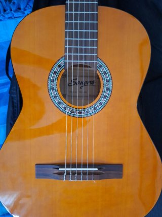 Guitarra clásica Sonora + funda + toner