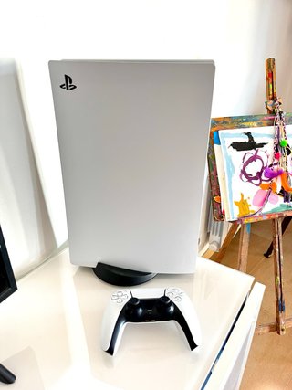 Consola PlayStation 5 + Mando DualSense + 5 juegos
