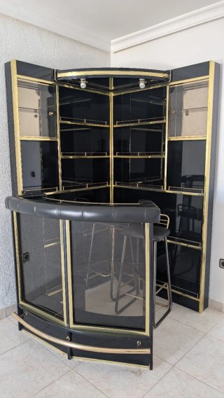 Mueble Bar Negro y Dorado, precio descendente.