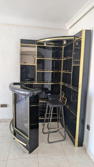 Mueble Bar Negro y Dorado, precio descendente.