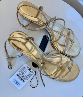 Sandalias doradas