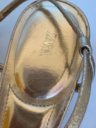 Sandalias doradas