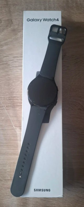Samsung Galaxy Watch 4 44mm Negro con 2 cargadores