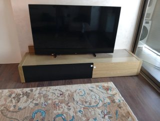 Mueble de TV moderna madera y negro