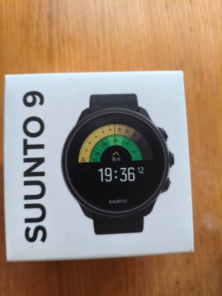 Reloj Garmin Enduro 2 y suunto baro 9 Titanium