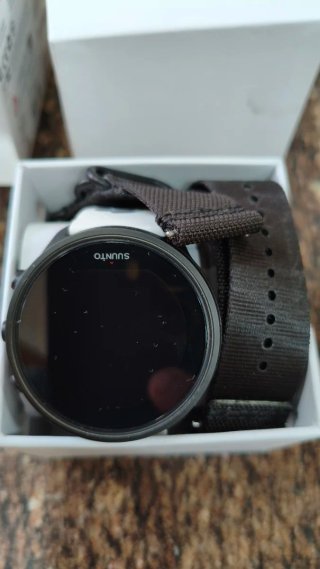 Reloj Garmin Enduro 2 y suunto baro 9 Titanium