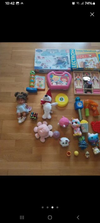 Lote de juguetes educativos y peluches