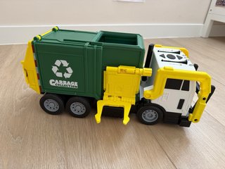 Camión de basura y reciclaje COMO NUEVO