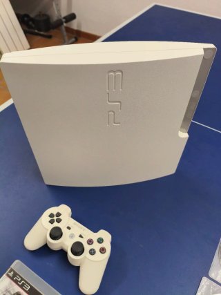 Consola PS3 Slim Blanca + 3 Juegos + 2 Discos
