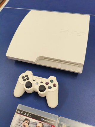 Consola PS3 Slim Blanca + 3 Juegos + 2 Discos