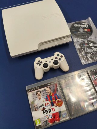 Consola PS3 Slim Blanca + 3 Juegos + 2 Discos