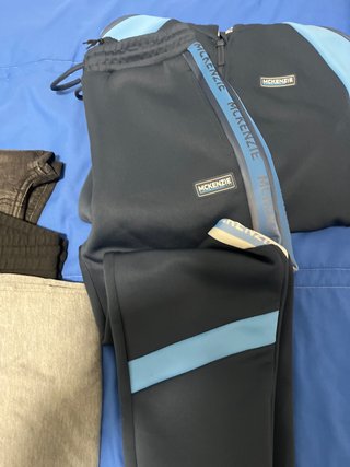 Conjunto McKenzie Negro y Azul 13 años talla L