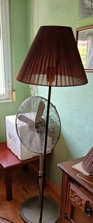 Lámpara de pie rústica imitación forja