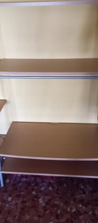 Estantería Metálica y Madera