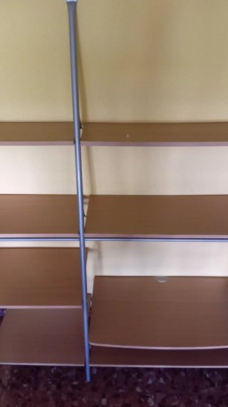 Estantería Metálica y Madera