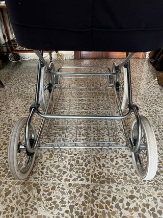 Carrito de bebé clásico negro