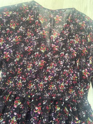 Vestido floral negro manga larga